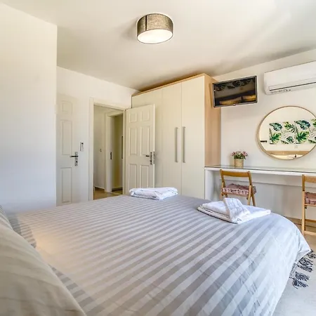 Heliophos Amalthia 别墅 *