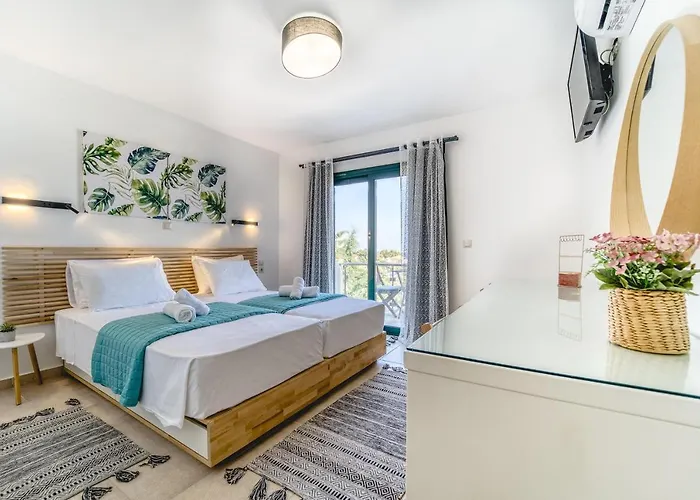 فيلة Heliophos Amalthia كوتاري