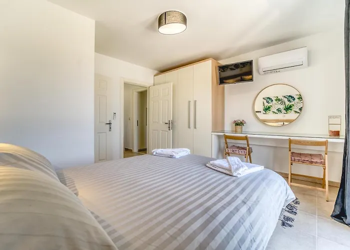 Heliophos Amalthia Vila *