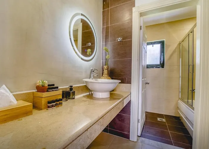 Heliophos Amalthia فيلة كوتاري