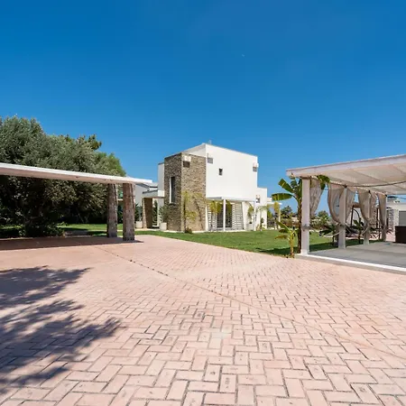 Heliophos Amalthia Villa